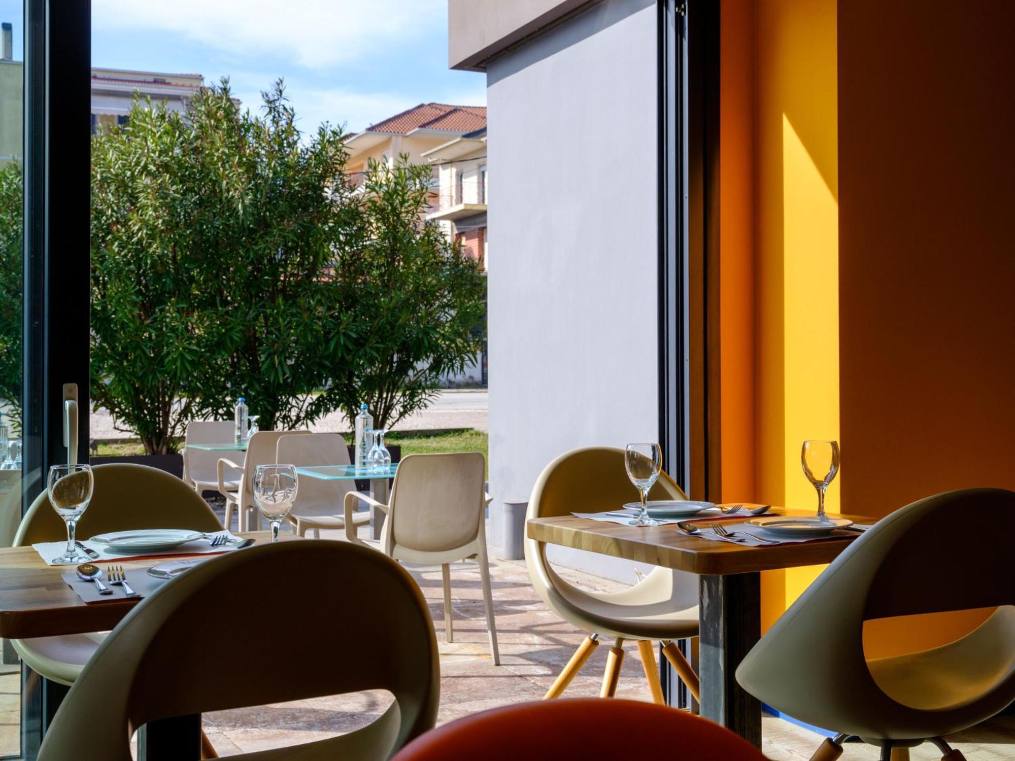 Essence Hotel Ioannina Luaran gambar